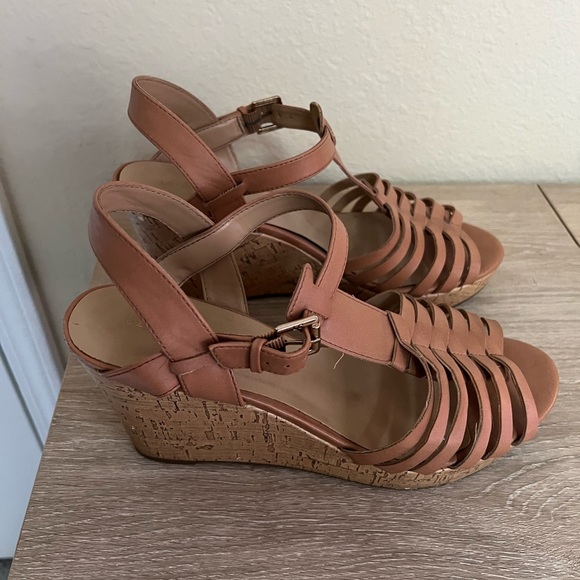 Tan Wedges Size 10 - Picture 3 of 6